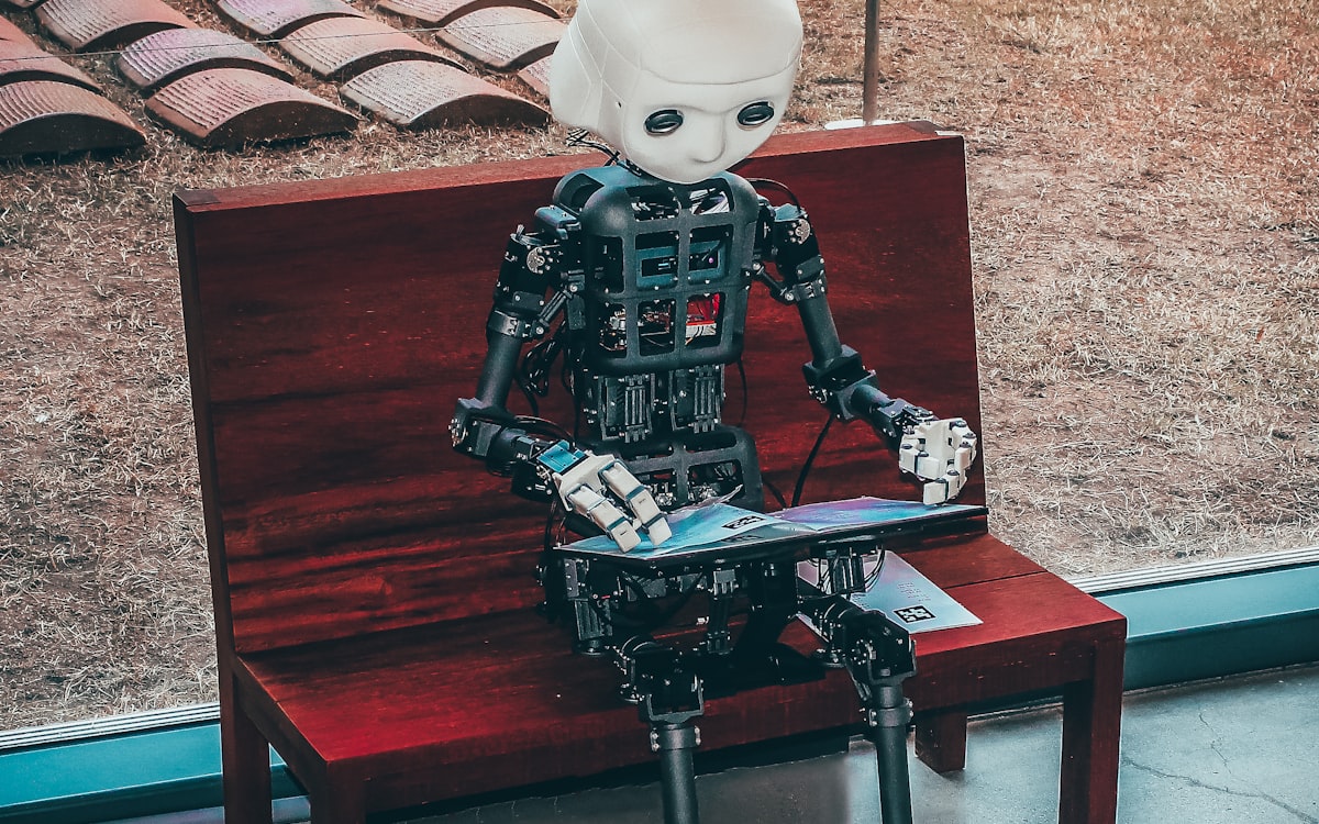 AI marketingga qayerda yordam beradi, qayerda esa shov-shuv